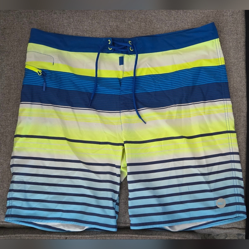 Vineyard Vines Men's bathing suit